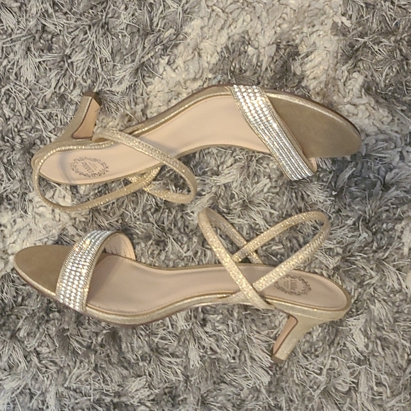 Formal Shoes - Picture 2 of 4